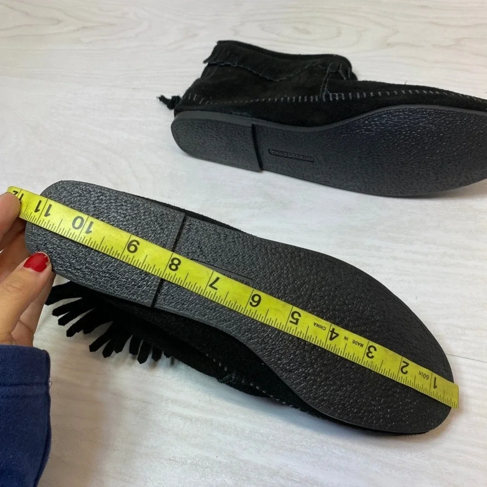 Minnetonka Womens 11 Moccasin Back Zip Ankle Boots Fringe Black Suede Flat 289